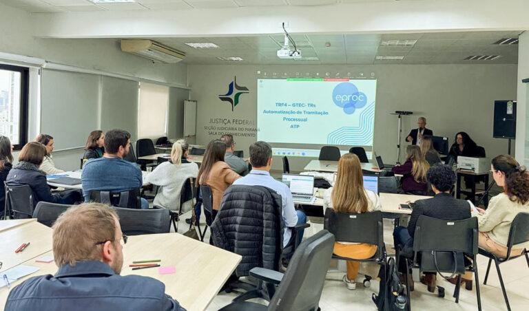Leia mais sobre o artigo Turmas Recursais do Paraná recebem oficinas sobre automação, IA e elaboração de minutas (11/06/2026)