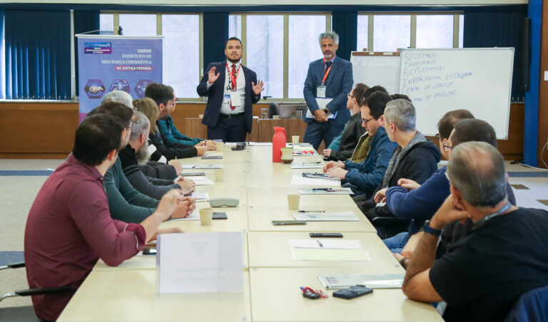 Leia mais sobre o artigo Curso do CJF promove exercícios de segurança cibernética no TRF4 (15/06/2026)