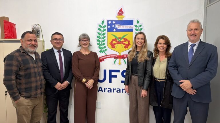 Leia mais sobre o artigo Diretores do Foro de SC e de Criciúma visitam campus da UFSC em Araranguá (21/07/2026)