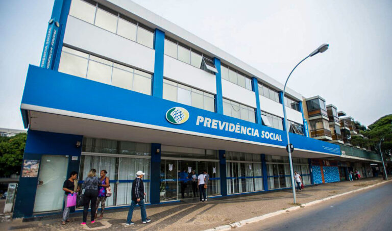 Leia mais sobre o artigo Trabalho doméstico não remunerado deve ser equiparado ao remunerado para fins de concessão de benefício (02/07/2026)