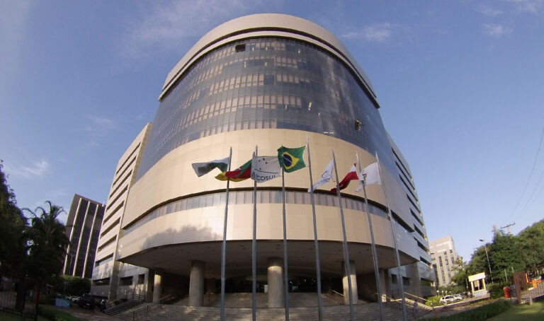 Leia mais sobre o artigo Colégio de Presidentes dos Tribunais Regionais Federais manifesta apoio ao PL nº 429/2024 (16/08/2026)