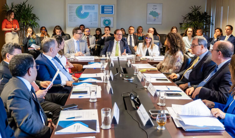 Leia mais sobre o artigo Diretor da Emagis participa de reunião do Conselho das Escolas de Magistratura Federal (19/08/2026)