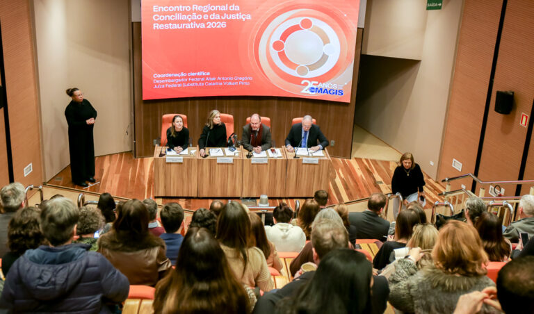 Leia mais sobre o artigo Evento reúne magistrados e servidores que atuam em Conciliação e Justiça Restaurativa (12/08/2026)