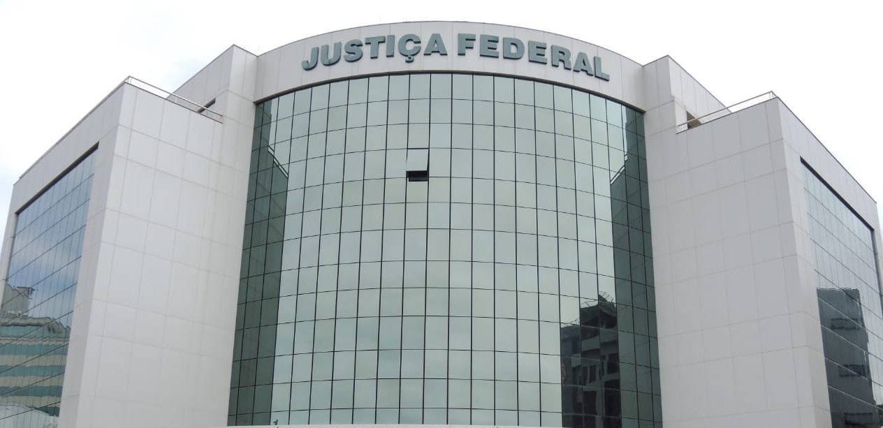No momento, você está visualizando JFSC autoriza bloqueio hormonal para adolescente trans e afasta restrição de resolução do CFM (04/09/2026)