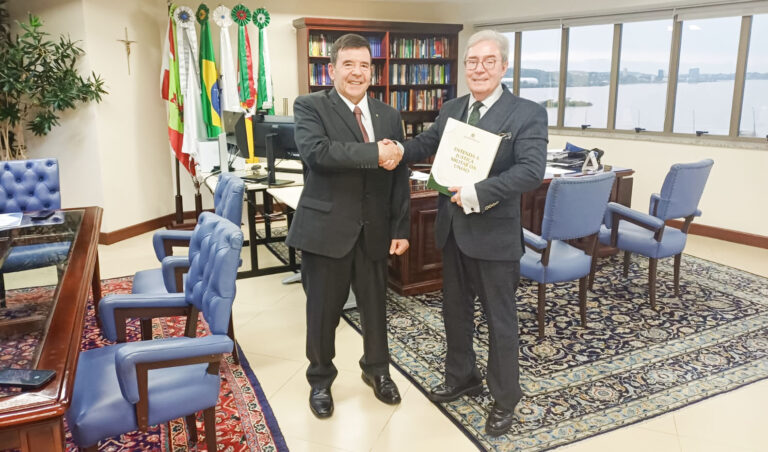 Leia mais sobre o artigo Presidente do TRF4 recebe visita de juiz federal da Justiça Militar (28/09/2026)