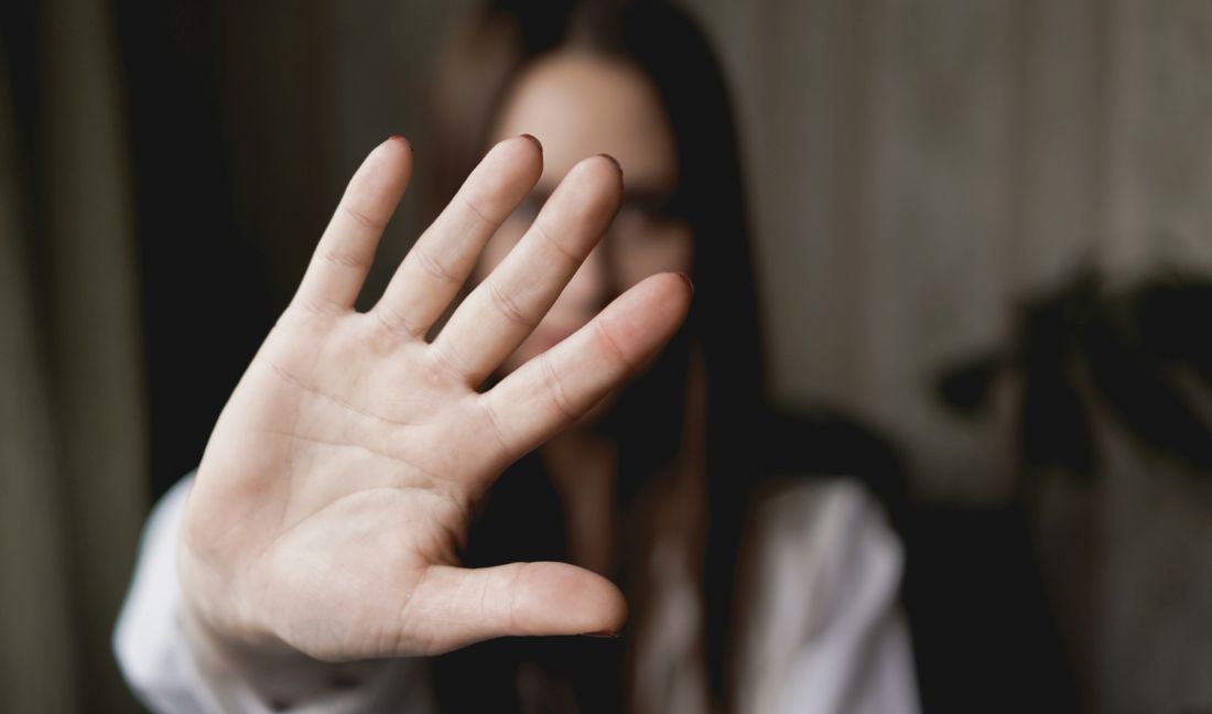 No momento, você está visualizando Professor é condenado por importunação e assédio sexual contra estudantes (16/10/2026)