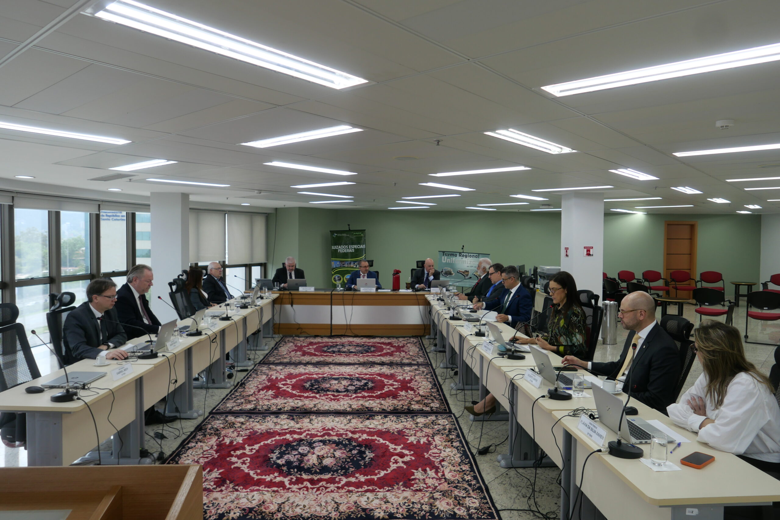 No momento, você está visualizando Turma Regional de Uniformização realiza sessão em Florianópolis (16/10/2026)
