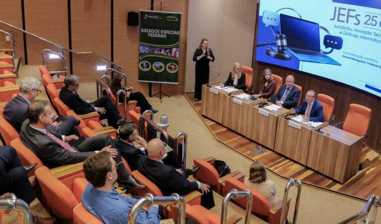 Leia mais sobre o artigo TRF4 promove evento para celebrar os 25 de criação dos JEFs (09/10/2026)